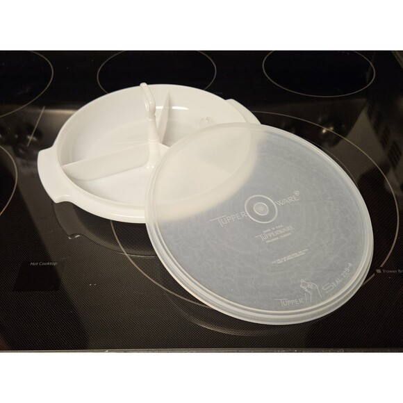 Vintage Tupperware White Suzette Divided Serving Tray With Lid 608-12 Excellent - Picture 1 of 7